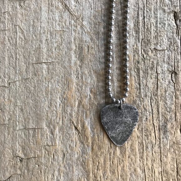 30 INCHES Textured Stainless Steel Guitar Pick Necklace - Picture 5 of 9